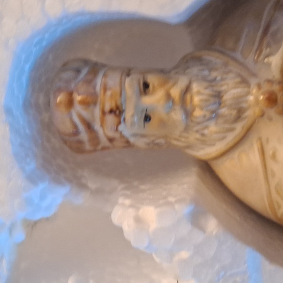 International Bezaar 11 PC Nativity Set W/Wood Base - Picture 5 of 5